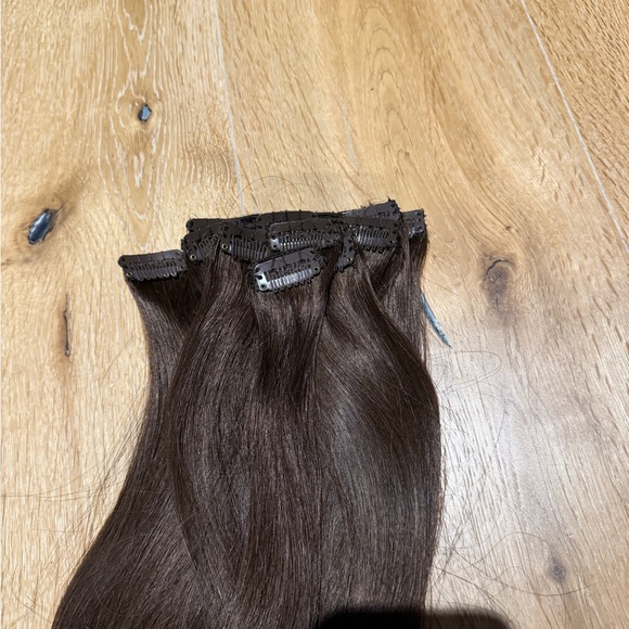 Clip In Hair Extensions - NWT - Picture 6 of 10